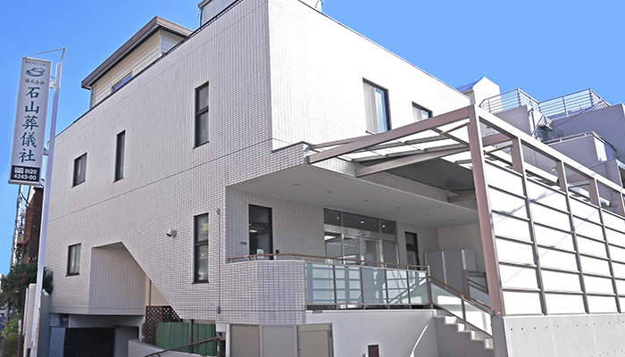 練馬駅から徒歩5分のところに安置施設完備