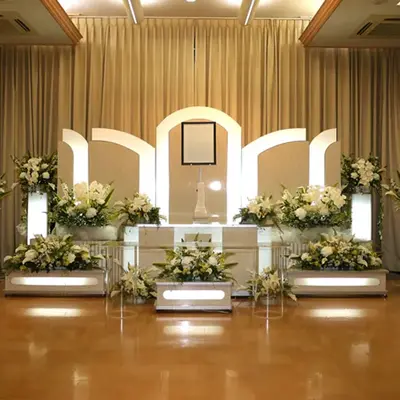 東典礼で葬儀を行なった写真