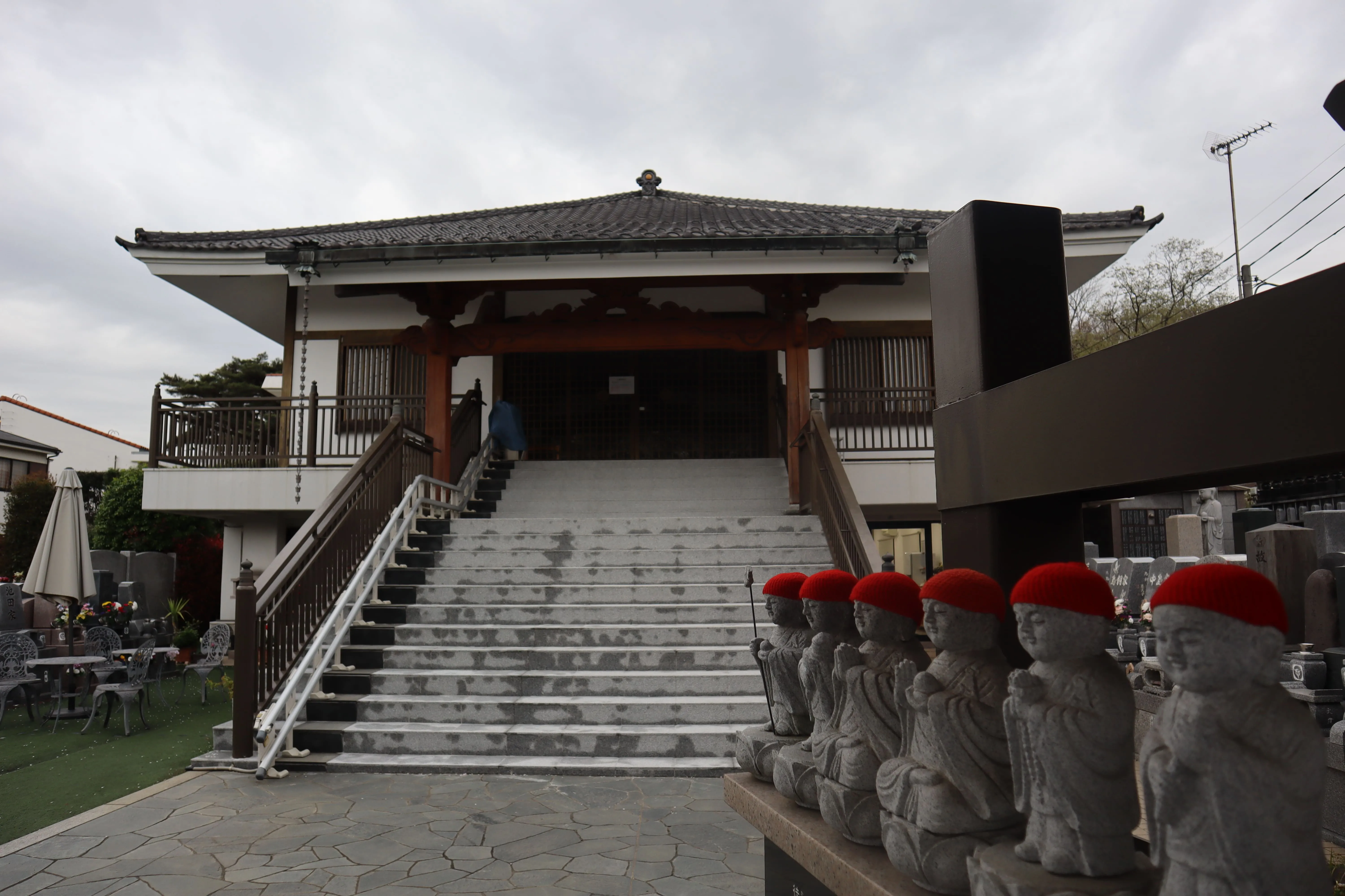 天照院龍海寺 本堂にて35名の家族葬