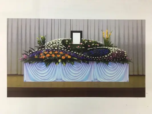 株式会社日新葬祭（日新ファミリーホール）で葬儀を行なった写真