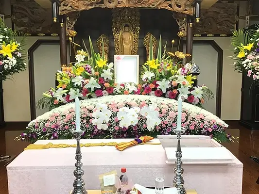 福岡典礼　長丘斎場で葬儀を行なった写真