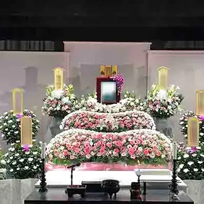 スリースターズセレモニーで葬儀を行なった写真