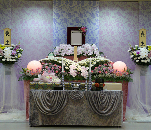 故人が好きだった花の祭壇
