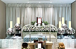 華やかな生花祭壇プラン