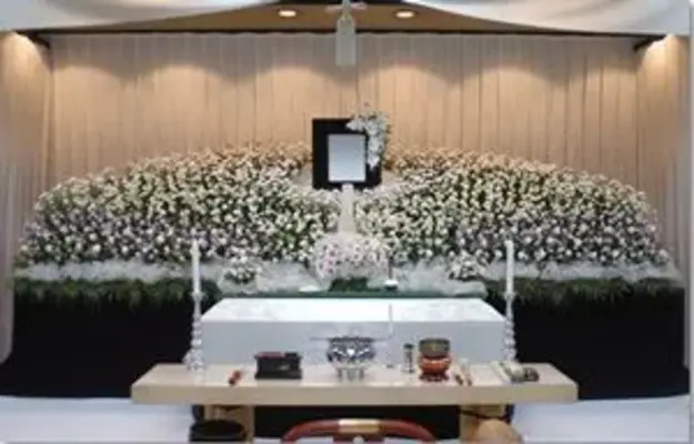 警察専門の村岡葬研葬儀社（神奈川区事務所）で葬儀を行なった写真