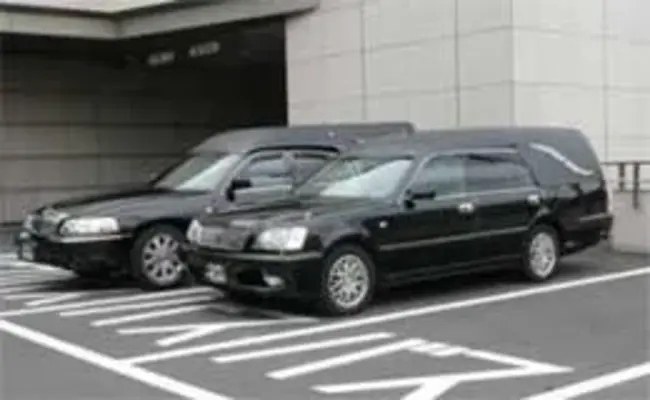 警察専門の村岡葬研葬儀社（神奈川区事務所）で葬儀を行なった写真