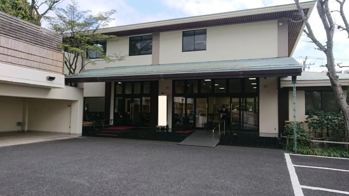 妙蓮寺斎場にて11名の家族葬