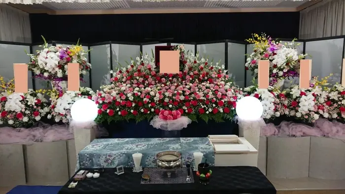 小西斎場で葬儀を行なった写真