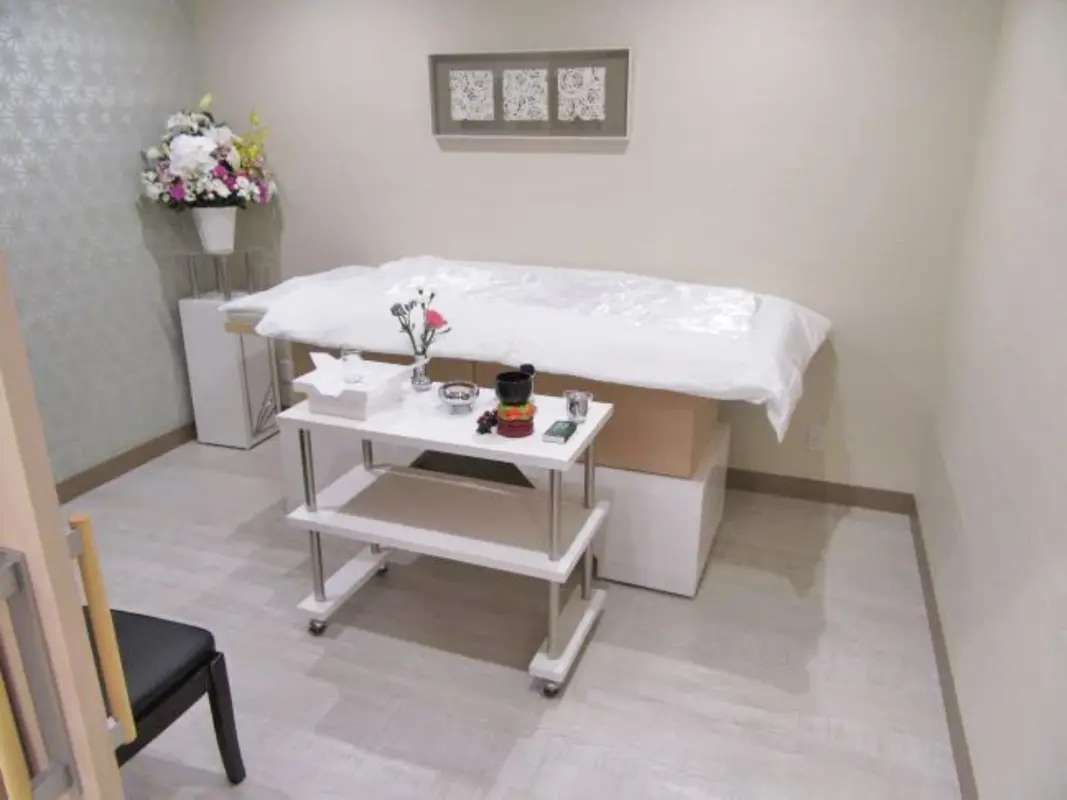 個室タイプの安置室を完備