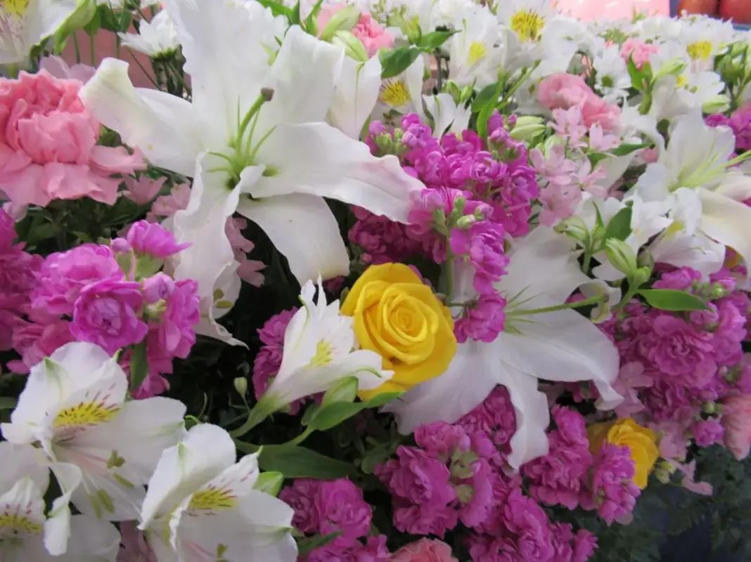 たくさんのお花でお別れ