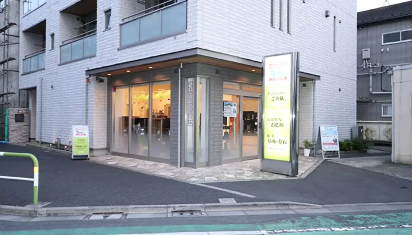 「本当に葬儀社?」と思うほど入りやすい店内