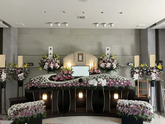 小さなお葬式 氷上ホールで葬儀を行なった写真