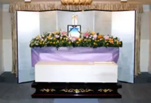 千里ホールで葬儀を行なった写真