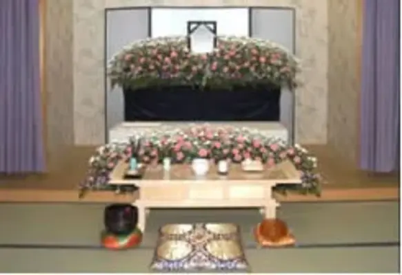 千里ホールで葬儀を行なった写真