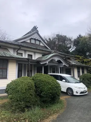 アイセ・メモリアル（ホール縁）