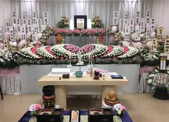 中央セレモニーで葬儀を行なった写真