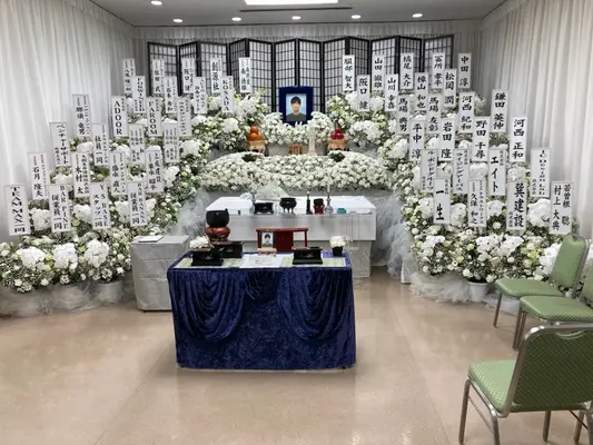 中央セレモニーで葬儀を行なった写真