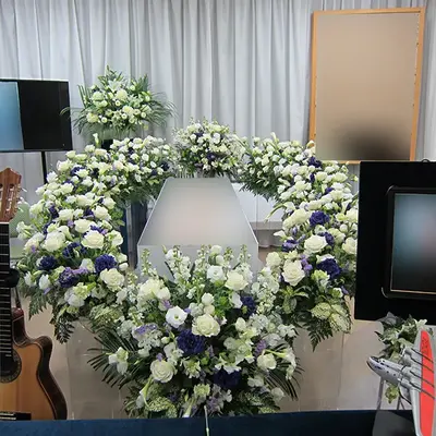 中央セレモニーで葬儀を行なった写真