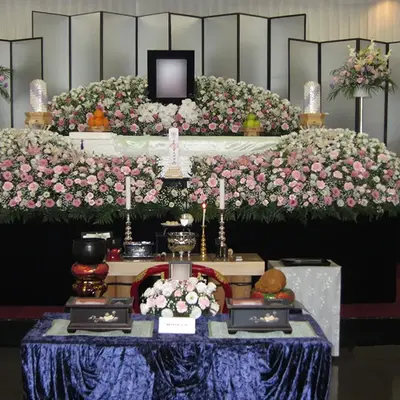 中央セレモニーで葬儀を行なった写真