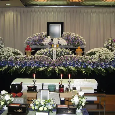 中央セレモニーで葬儀を行なった写真
