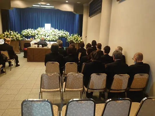 フラワリングセレモニーで葬儀を行なった写真