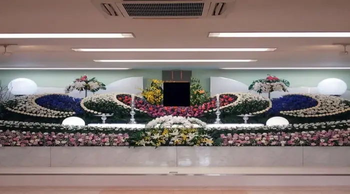 故人様のための花祭壇