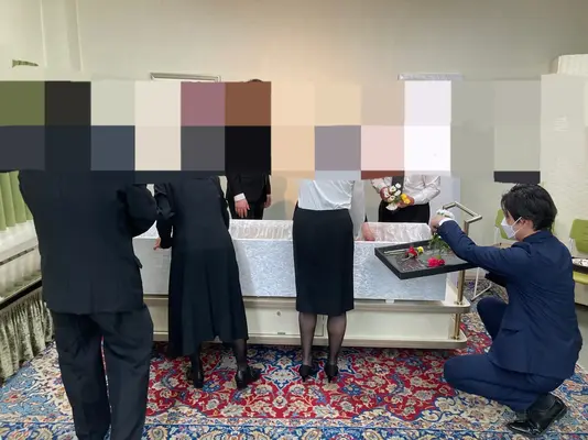 小さなお別れ会で葬儀を行なった写真