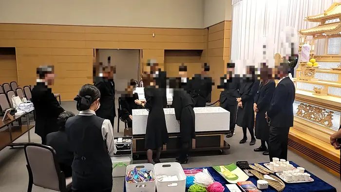 小さなお別れ会で葬儀を行なった写真