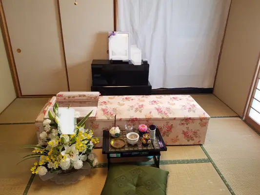 小さなお別れ会で葬儀を行なった写真