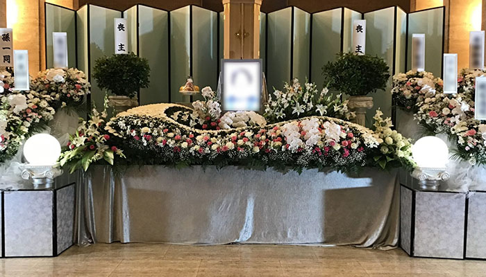 とってもお得な花祭壇