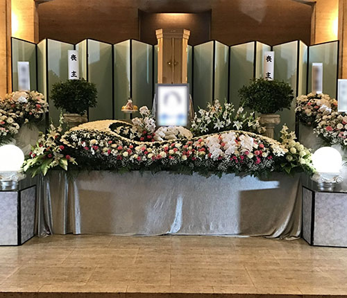 とってもお得な花祭壇