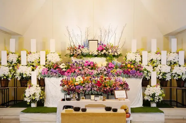 花で彩るお葬式「とむらび」