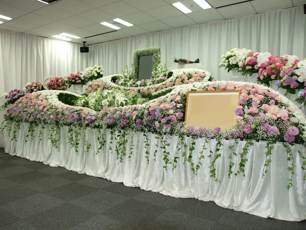 オーダーメイド花祭壇の【お別れの会・偲ぶ会】