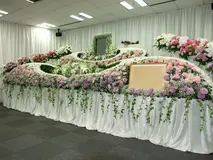オーダーメイド花祭壇の【お別れの会・偲ぶ会】