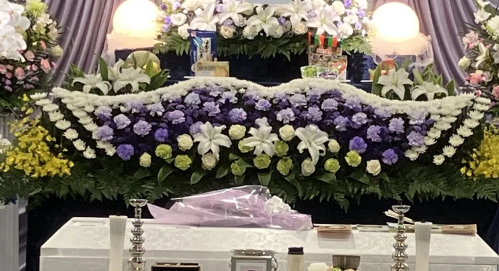 葬儀のともしび