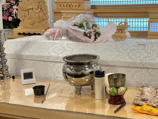 葬儀のともしび