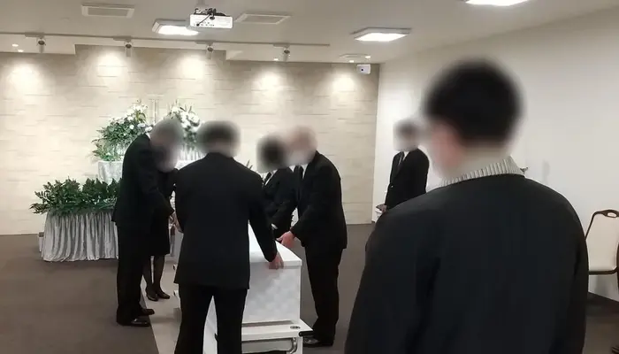 故人様を想い、専任の担当者がご家族様によりそって。