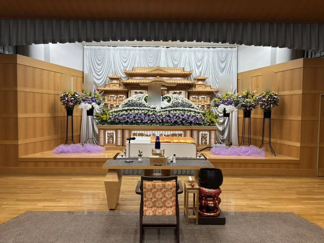 株式会社華の誠(箕面営業所)