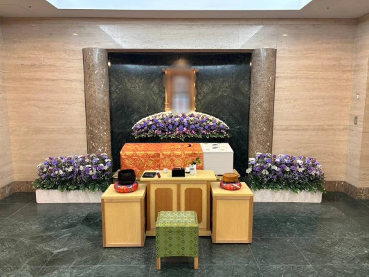 株式会社華の誠（箕面営業所）