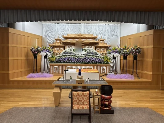 株式会社華の誠（箕面営業所）