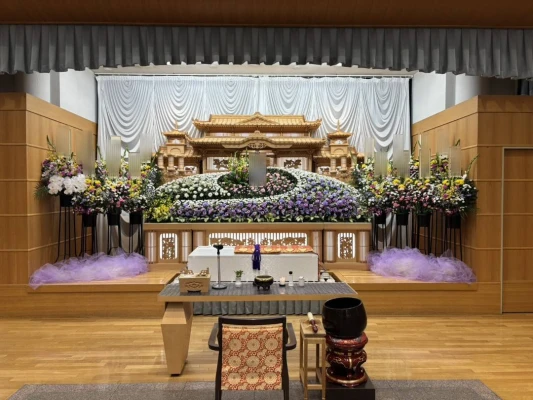 株式会社華の誠（箕面営業所）