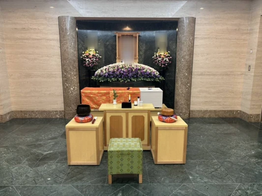 株式会社華の誠（箕面営業所）