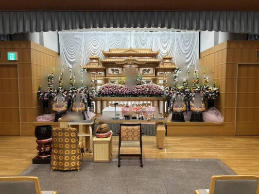 株式会社華の誠(箕面営業所)