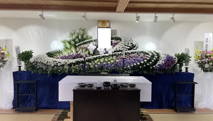 華園葬儀社逢恩堂（家族葬ホール華園）で葬儀を行なった写真