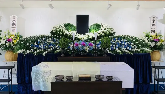 華園葬儀社逢恩堂(家族葬ホール華園)で葬儀を行なった写真