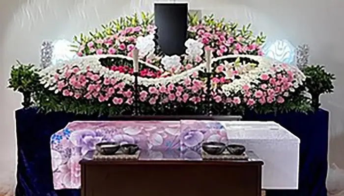 華園葬儀社逢恩堂(家族葬ホール華園)で葬儀を行なった写真