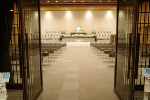 築地本願寺 別院で葬儀を行なった写真