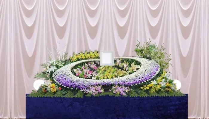 セレモニー真で葬儀を行なった写真