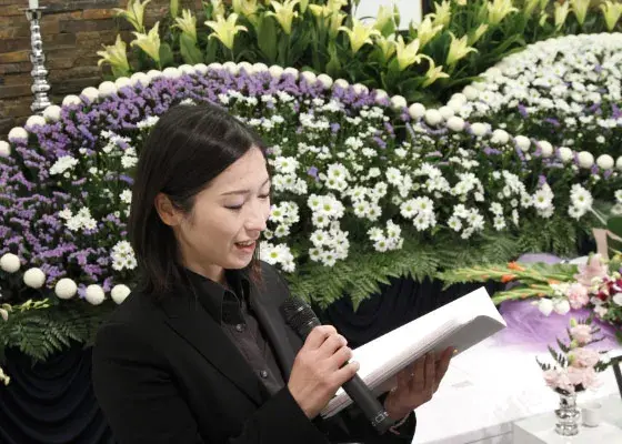 東京博善を熟知した1級葬祭ディレクター資格保有の専門スタッフがお心を込めて対応いたします。