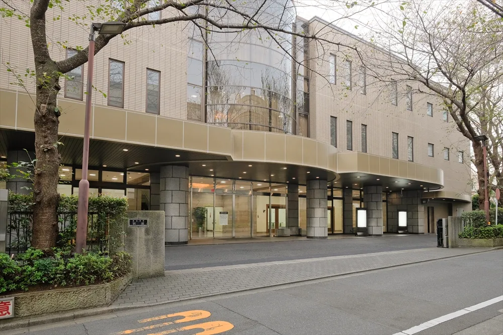 落合駅、中井駅から徒歩圏内。皇族の方々にも利用された歴史ある”落合斎場”でのお葬式をご提案いたします